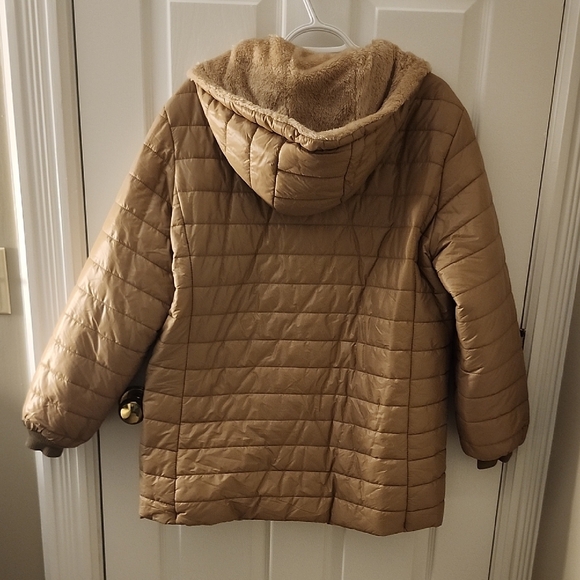 🌈Cozy Sherpa-Lined Brown Puffer | Excellent Used Condition | Warm & Lightweigh - Picture 2 of 10